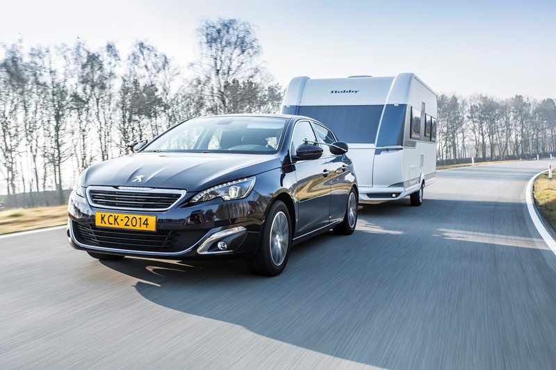 263834 peugeot 308 2013 caravan 800x533 Peugeot 308, Trekauto van het jaar